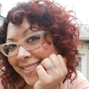 Meet your Posher, Courtney